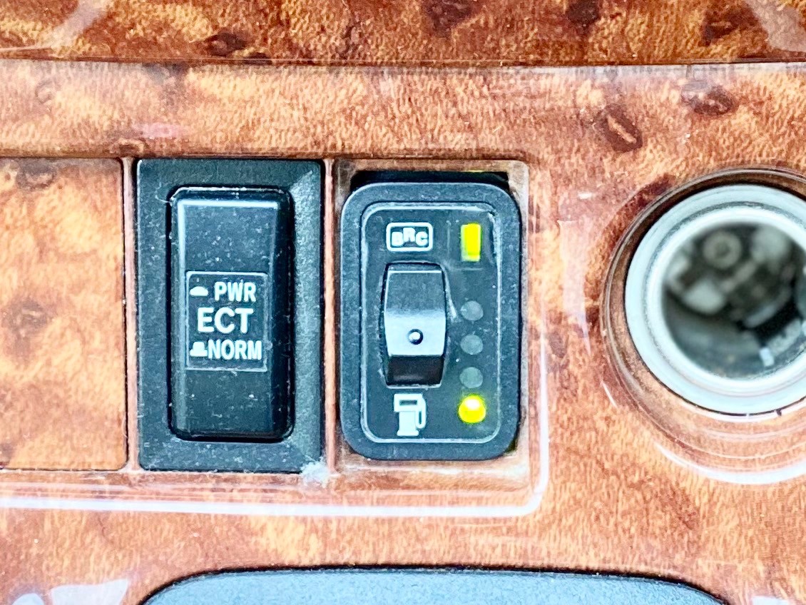 ALTIS 1.6G Y;2006(LPG) - Image 5